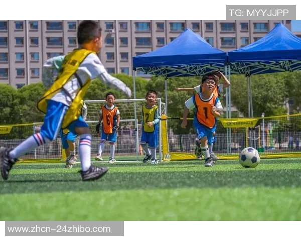 点亮足球梦想点燃激情让每一个孩子都能在绿茵场上追逐梦想 点亮足球梦想点燃激情让每一个孩子都能在绿茵场上追逐梦想